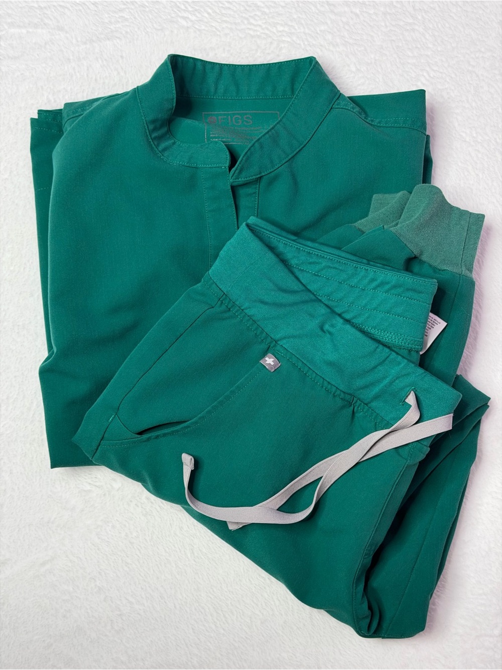 FIGS Rafaela Top Zamora Jogger Scrub Set Green Women’s Medium